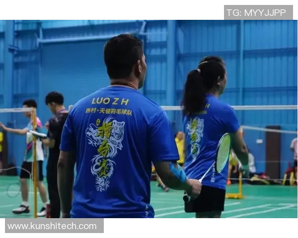 重庆羽毛球队与上海羽毛球队耐力对决赛后分析与反思